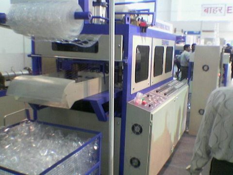  Plastic Thermoforming Machine ( Plastic Thermoforming Machine)