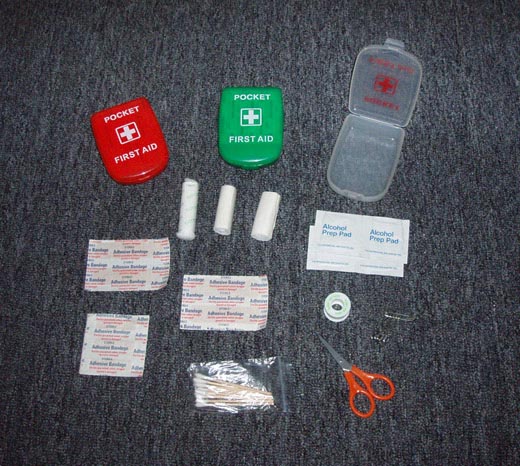  First Aid Kit (Trousse de premiers soins)
