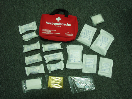  First Aid Kit (Trousse de premiers soins)
