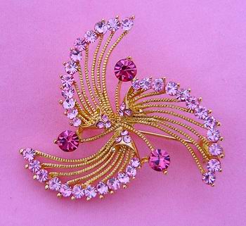  Brooches (Broches)