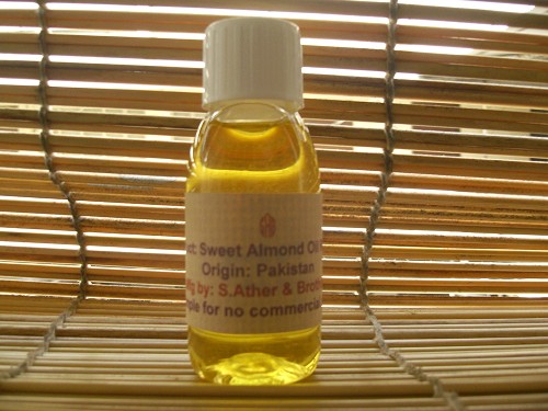  Sweet Almond Oil, Prunus Amygdalus, Meetha Badam (Huile d`amande douce, Prunus Amygdalus, Meetha Badam)