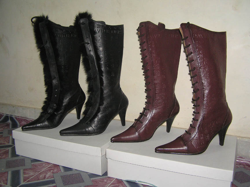  24 Inch Long Boots (24 дюймов длинных сапогах)