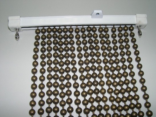  Curtain Chains (Занавес цепи)