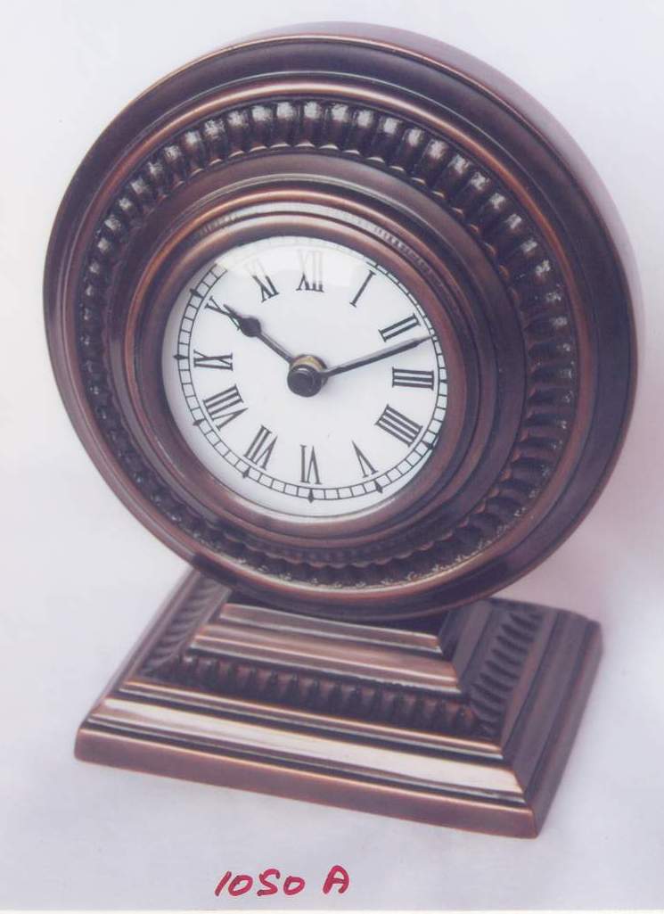  Aluminium Table Clock In Antique Finish (Aluminium Tischuhr In Antik Finish)