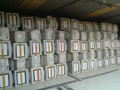  Used CRT / Flat Monitor (Gebraucht CRT / Flat-Monitor)