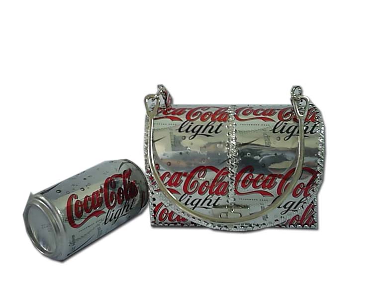  Handmade Handbag Made Of Used Coke Light Cans ( Handmade Handbag Made Of Used Coke Light Cans)