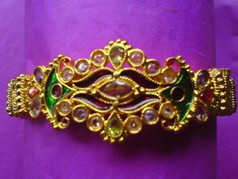  Costume Bangles (Costume Bangles)