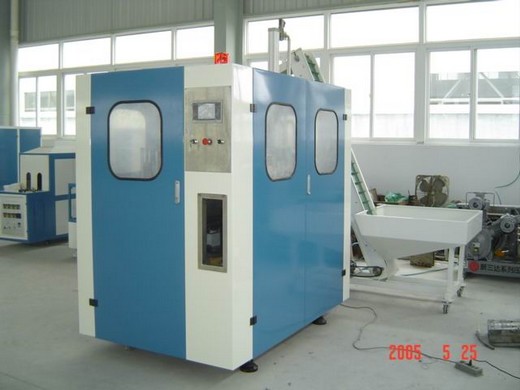  Automatic Blow Molding Machine For PET Bottle Up To 2L (Automatische Blasformmaschine für PET-Flaschen bis zu 2L)