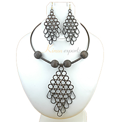 Metal Necklace (Металл ожерелье)