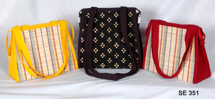  Ladies Handbag ()