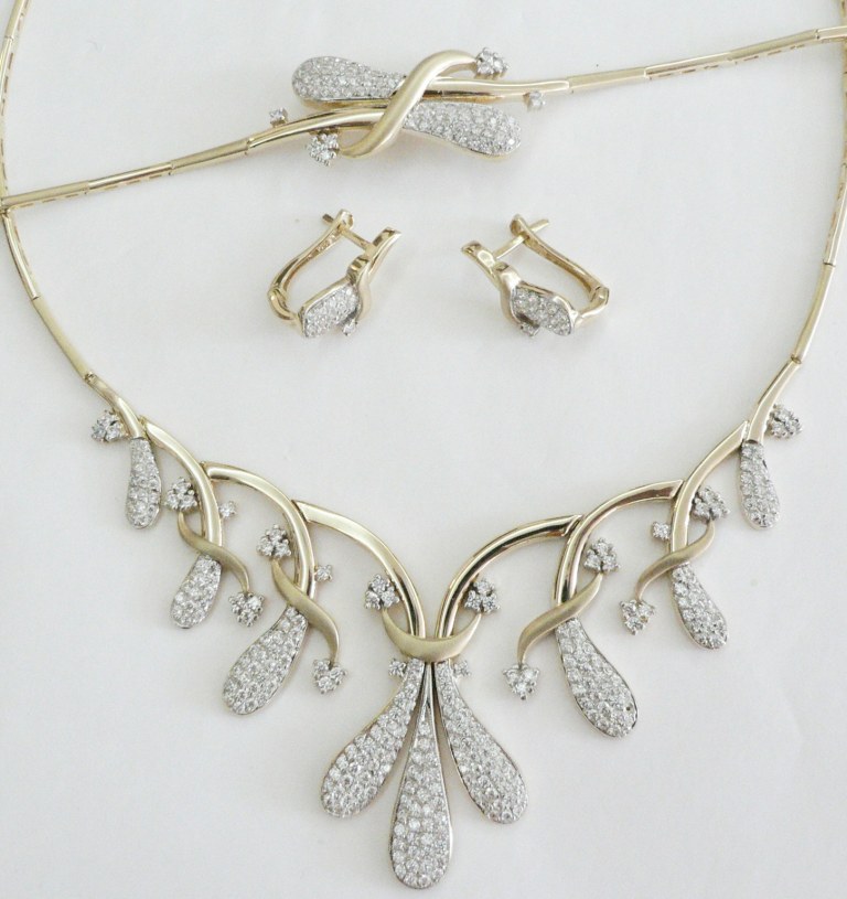  Gold Full Set With Swarovski Stones (Gold Full Set mit Swarovski-Steinen)