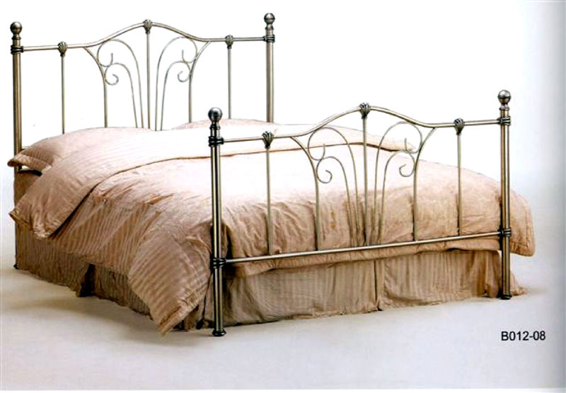  Classic Metal Bed (Classic Metal Bed)