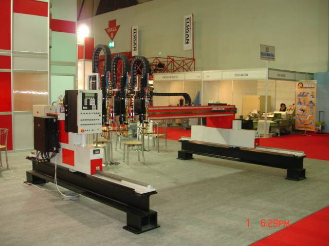  Flame & Plasma CNC Cutting Machine ( Flame & Plasma CNC Cutting Machine)