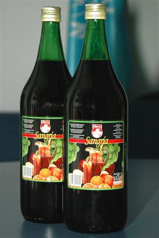  Sangria 7% Alc Tetrapak & Glass Bottle (Sangria 7% Alc Tetrapak et Verre Bouteille)