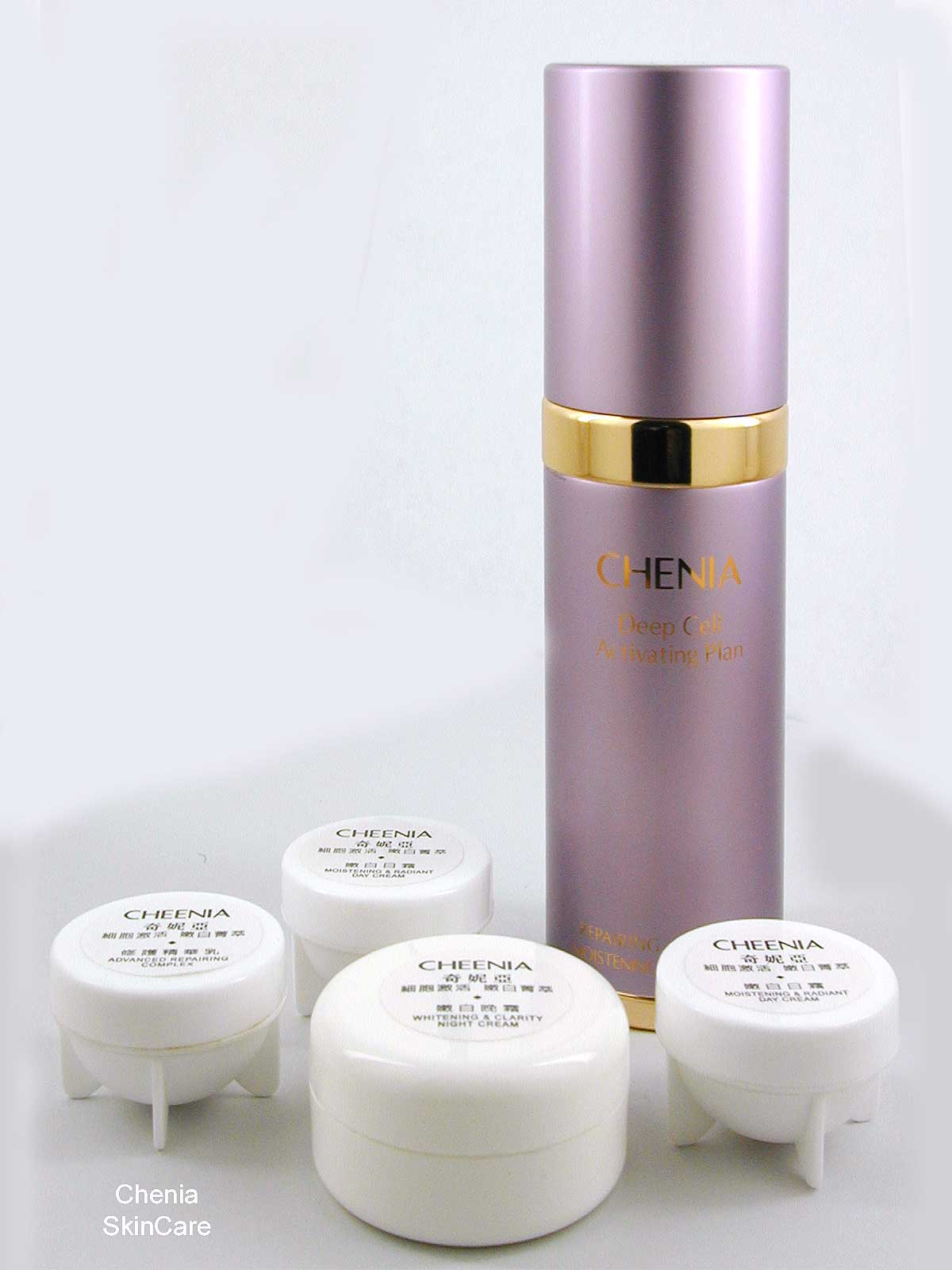  Skin Care -- Day And Night Cream, Essence, Foundation (Skin Care - Tages-und Nachtcreme, Essence, Stiftung)