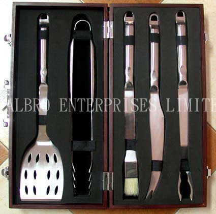  BBQ Tool Sets (Барбекю наборы инструментов)