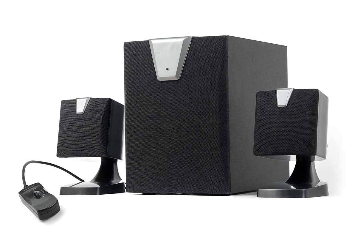  2. 1 Multimedia Speaker With Subwoofer (2. 1 Multimédia haut-parleurs avec caisson de basses)