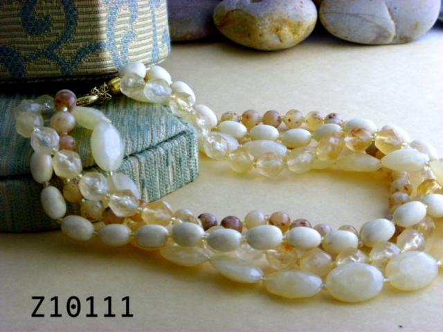  Lucite Necklace ( Lucite Necklace)