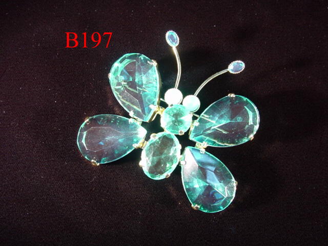  Butterfly Brooch With Acrylic Plastic Stones (Papillon Broche à l`acrylique plastique Stones)