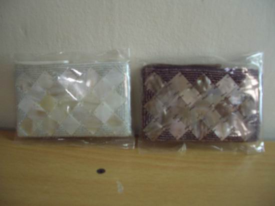  Sea Shell Purses ()