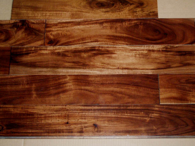  Walnut Flooring (Revêtement en noyer)