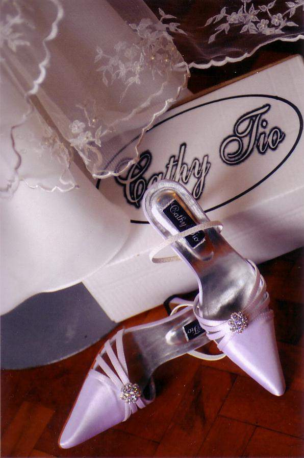  Elegant Bridal Shoes ()