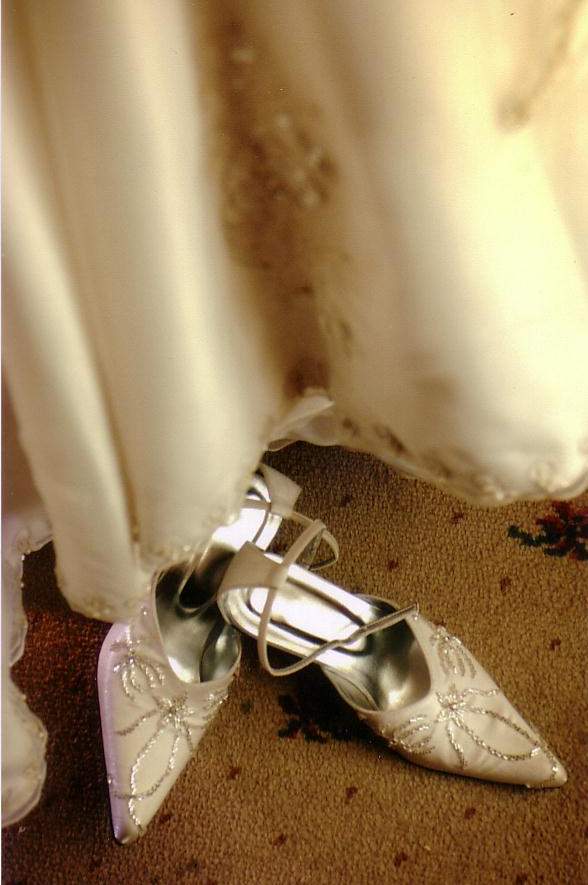  Elegant Bridal Shoes ()