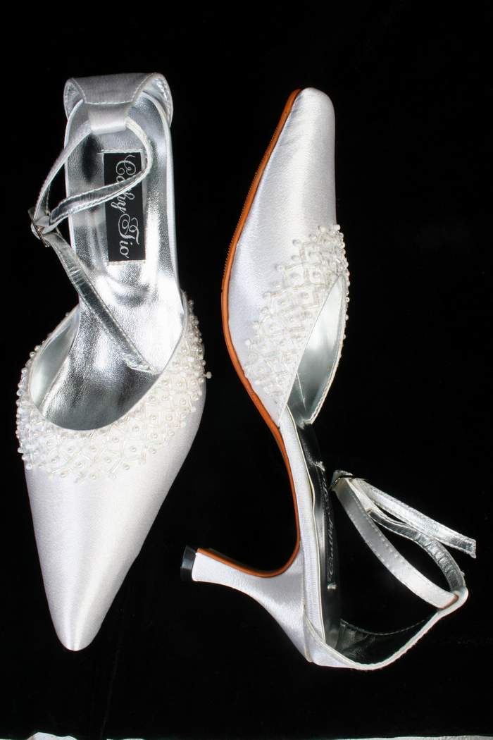  Elegant Bridal Shoes ()