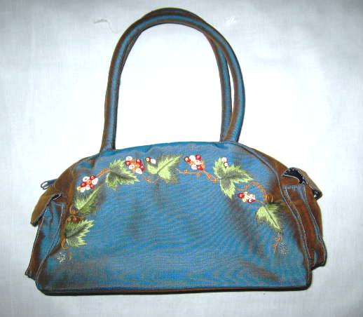 YouTube - ‪86 Embroidery Handbag Projects‬‏