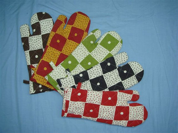  Oven Mitt And Potholder (Oven Mitt Und Topflappen)