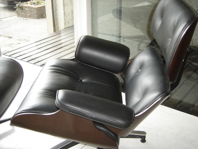  Eames Lounge Chair Top Grain Leather (Имс Lounge Chair Топ зерновой кожи)