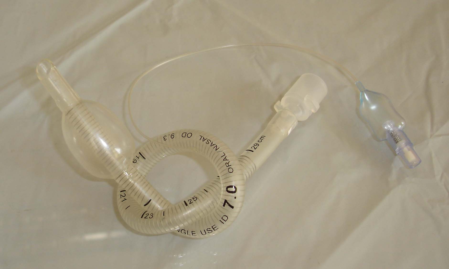  Reinforced Endotracheal Tube (Verstärkte Endotracheal)