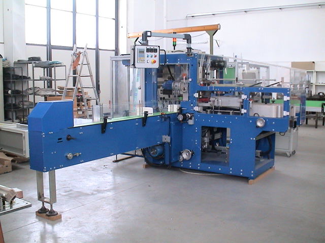 Automatic Wrapping Machine (Machine d`emballage automatique)