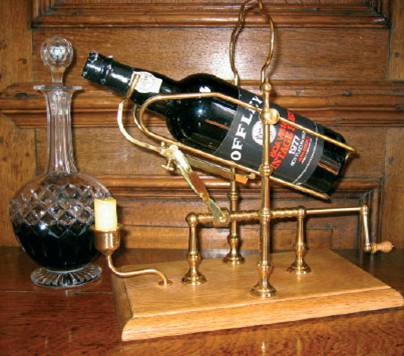  Wine Decanting Cradle (Вино Декантирование Cradle)