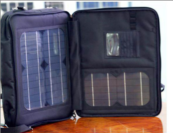  Solar Laptop Charger (Chargeur solaire pour ordinateur portable)