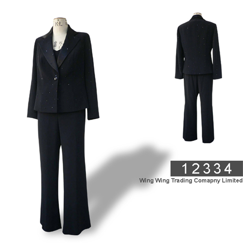  Suit
