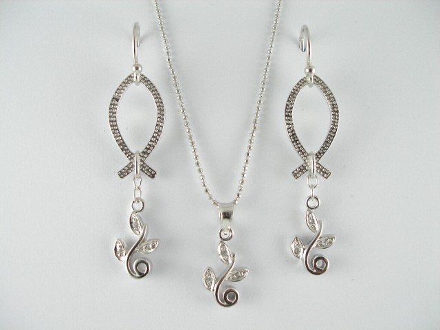  Sterling Silver Necklaces (Серебрянные Ожерелье)