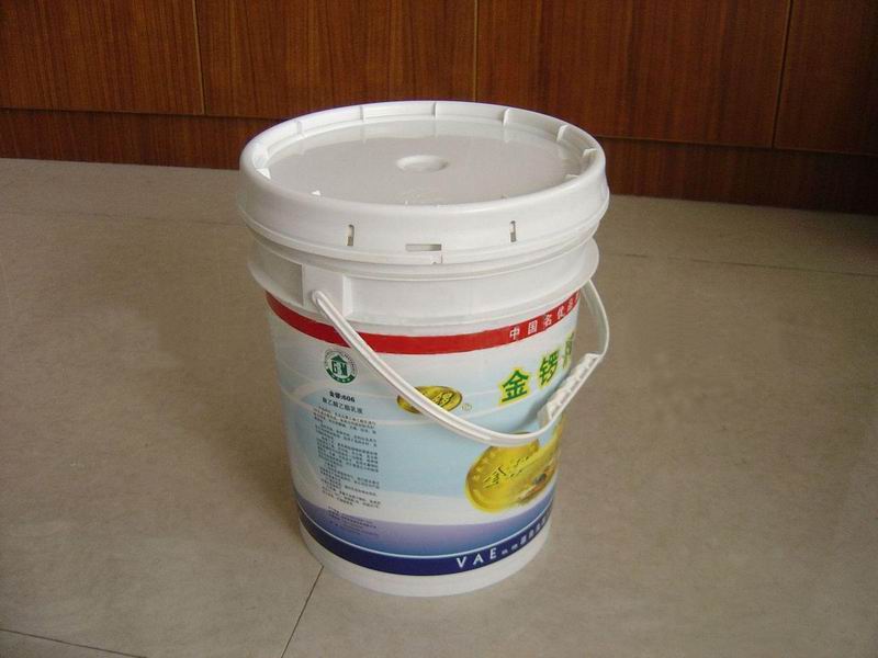  Plastic Pail (Seau en plastique)