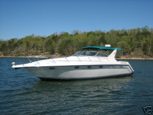  2000 Regal Commodore 400 Le Express Cruiser (2000 Regal Commodore 400 Le Express Cruiser)