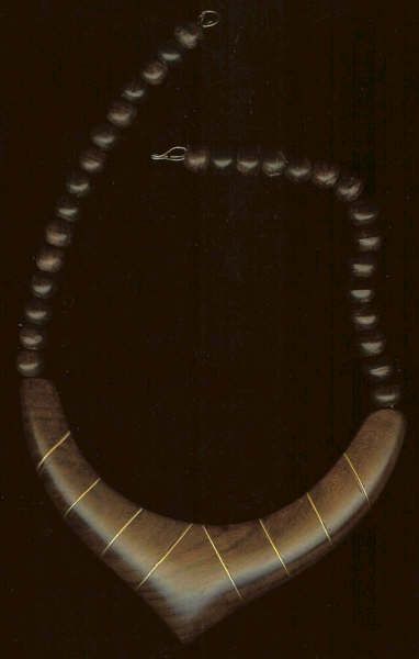  Carved Wood Necklace (Carved Wood Halskette)