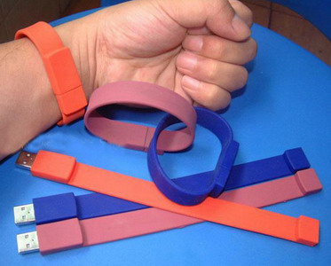  Wearable / Hang Anywhere USB Flash Drive Bracelet ( Wearable / Hang Anywhere USB Flash Drive Bracelet)