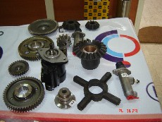 Transmission Gears, Differential Gears, Power Steering Pump (Engrenages de transmission, engrenages différentiels, Power Steering Pump)