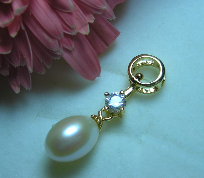  Pearl Pendant