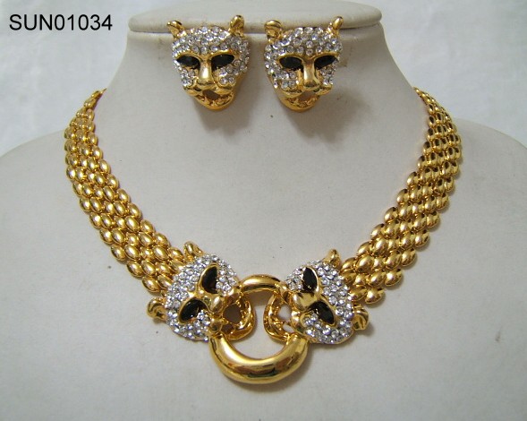  Necklace & Earrings Set (Collier et boucles d`oreilles)