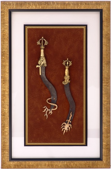  Farsha (Framed Nepali Knives) (FARSHA (Framed Nepali couteaux))