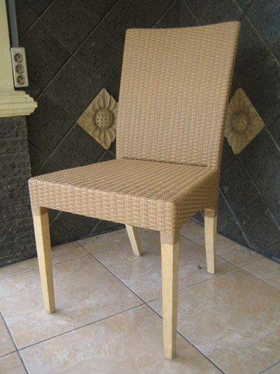  Rattan Chair (Fauteuil en rotin)