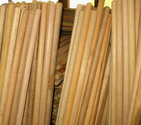 Broomstick Or Broom Handle Products (Manche à balai ou un balai produits permettent de traiter)