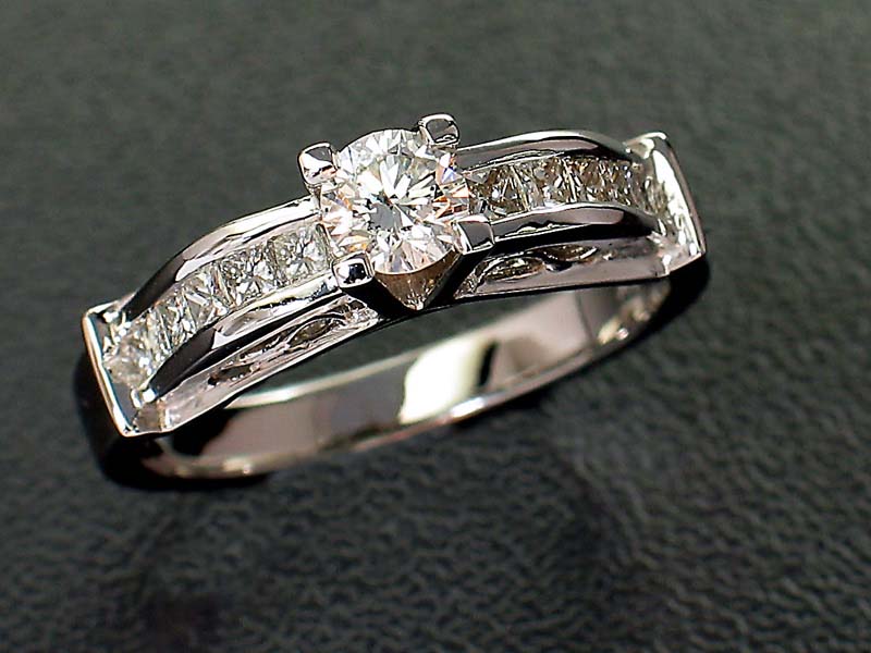  Diamond Ring (Diamond Ring)