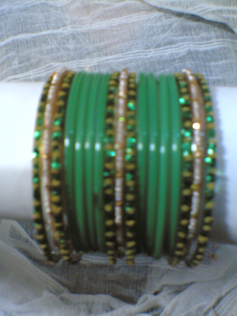 Glass Bangles (Verre Bangles)