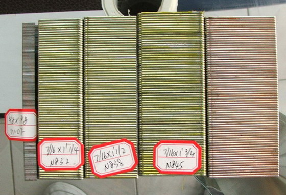  Staples (Staples)